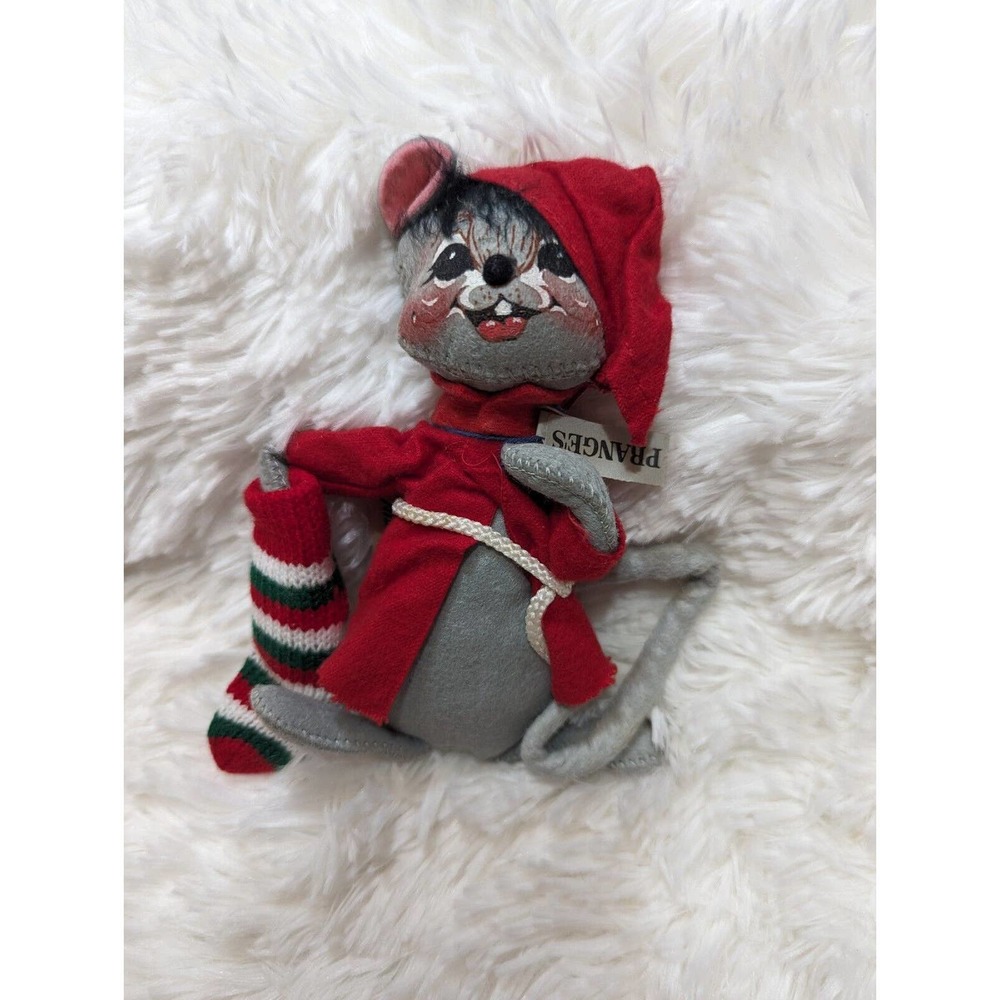 Annalee Dolls Christmas Gray Mouse with Stocking 1990 7714 Poseable